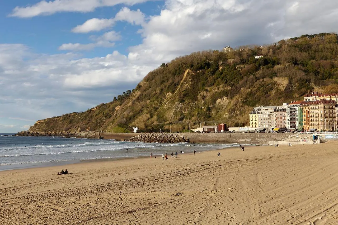 Always Easy I San Blas San Sebastián